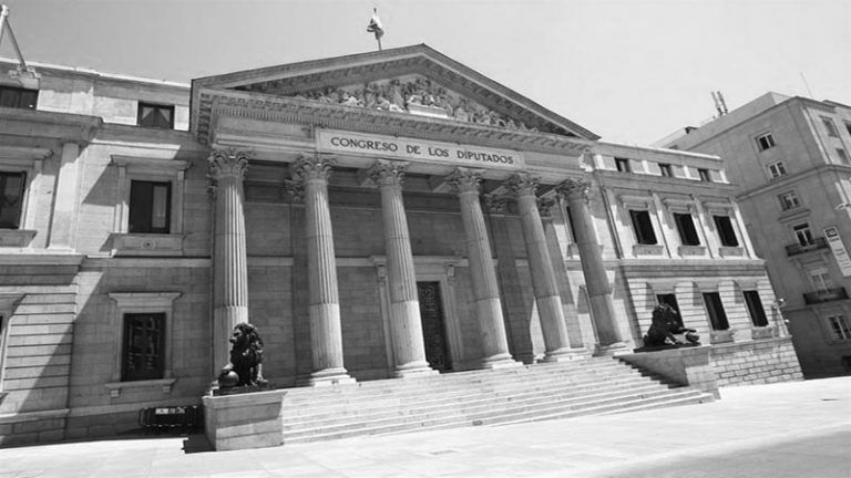 rieles para colgar cuadros en el sector público