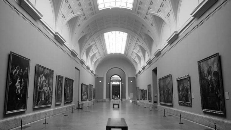 sistemas para colgar cuadros en museos
